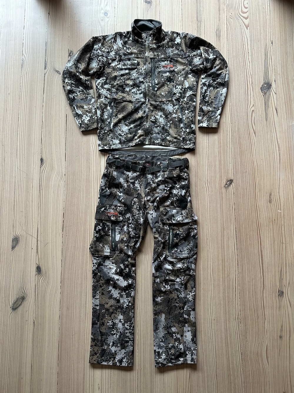 Sitka Gear Bundle: Mens Equinox Pant (34R) & Equinox Jacket (L) in Elevated II